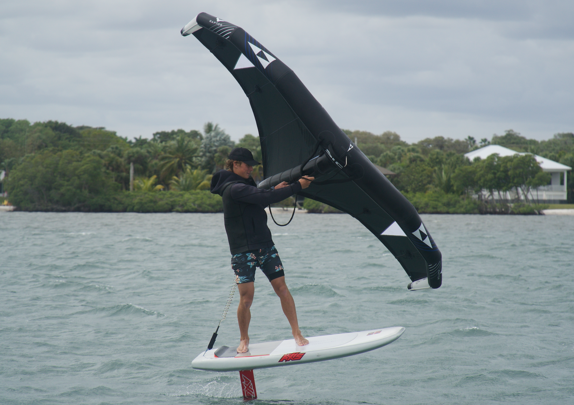 Foiling under a wing 